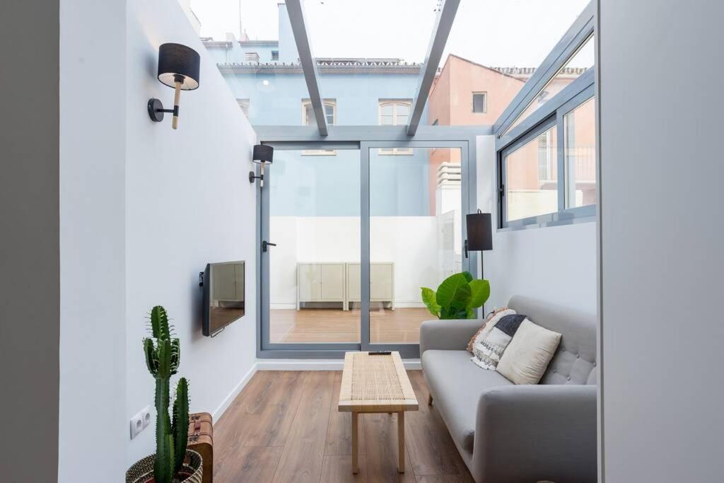 Tgh/ Malaga Center Western Style Экстерьер фото